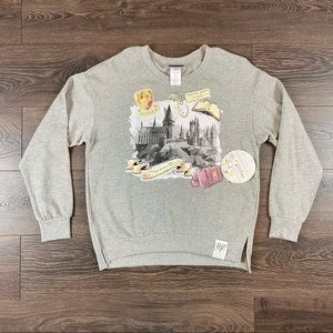 Wizarding World Harry Potter Women’s Hogwarts Castle Grey Crewneck Sweater Sz M